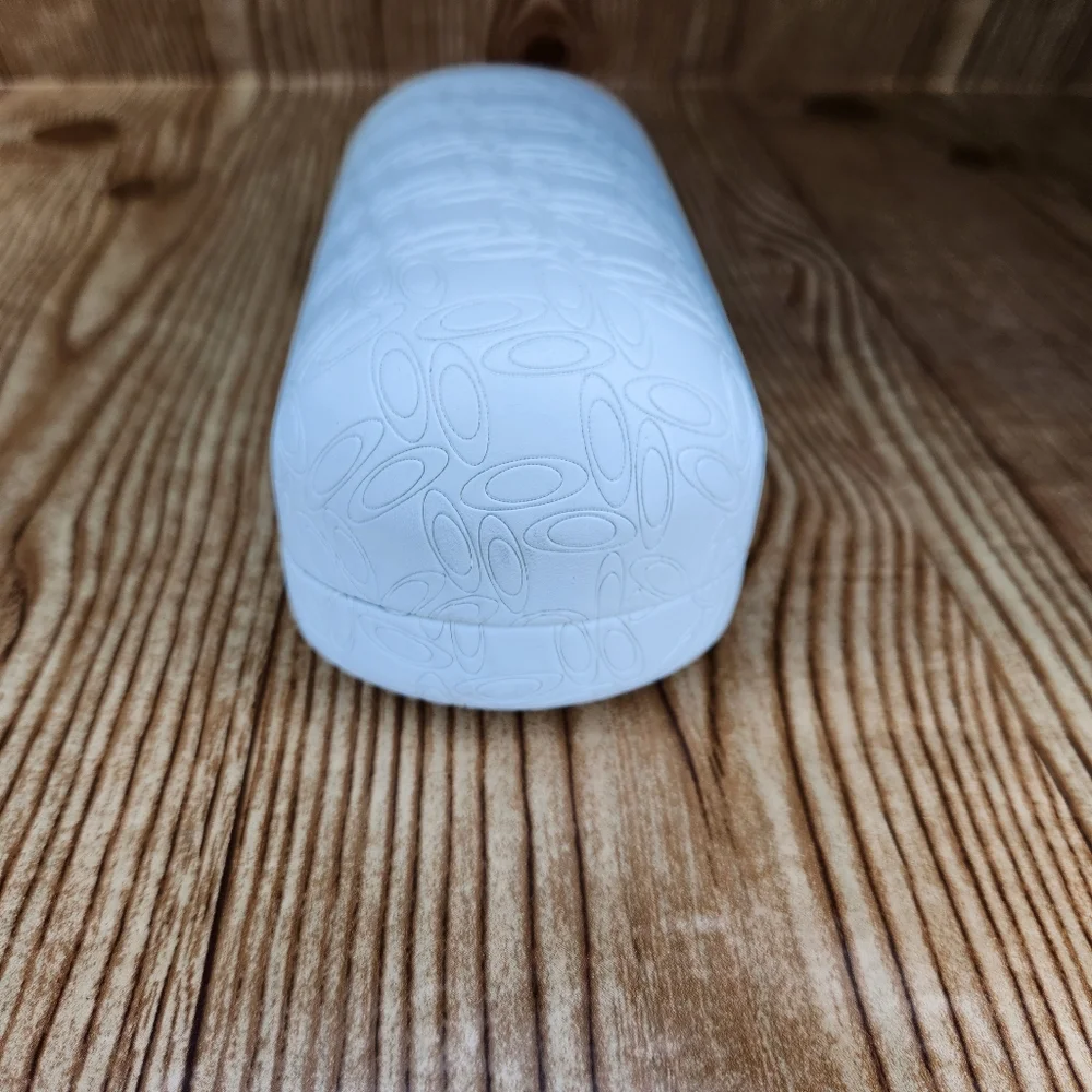 Oakley Hard Clamshell Sunglasses Case-White Embossed Leather‎